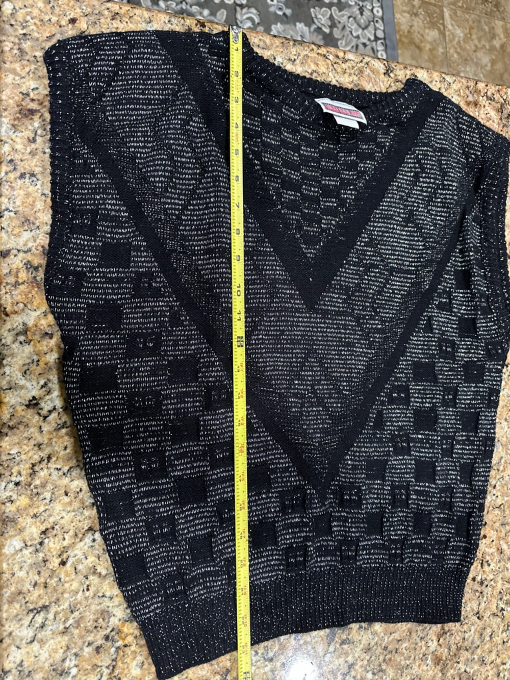 Vintage 80’s Sweater Like New - Picture 9 of 9